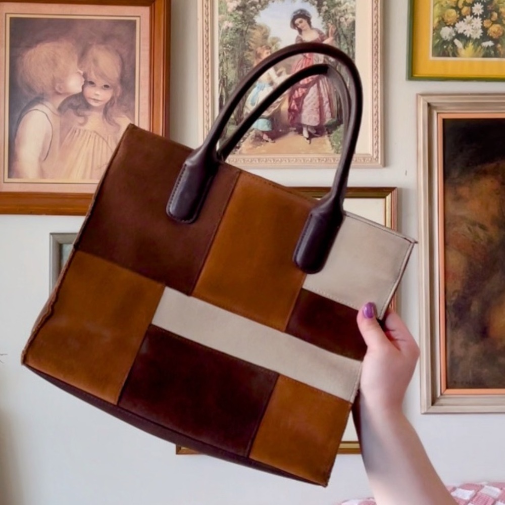 Color blocked tote